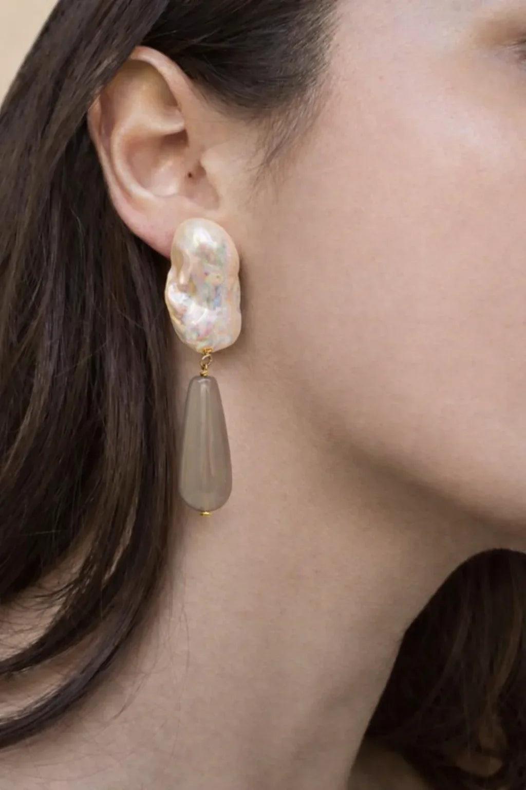 Boucles Straw en perle de culture baroque